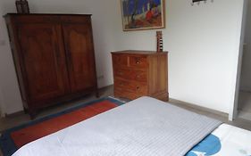 Beau 2 Pieces Avec Jardin Dans Villa A Mougins.